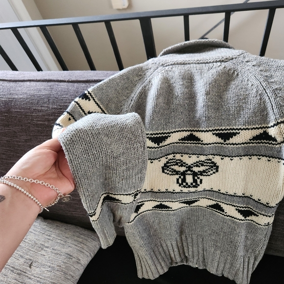 Aritzia wool zip up sweater - Picture 5 of 5